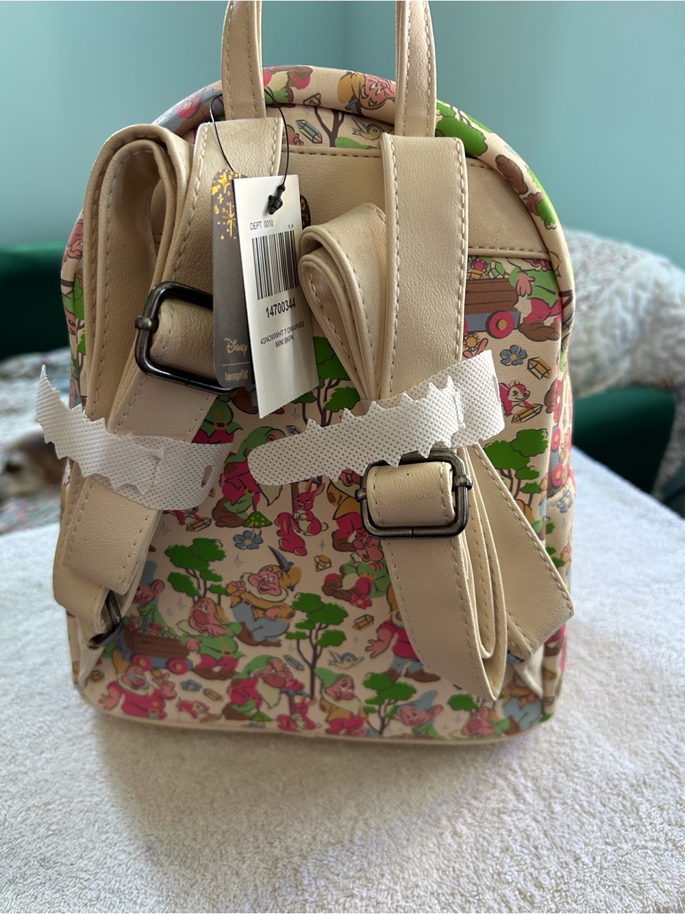 NWT Loungefly Disney Beige Seven Dwarfs Patterned Mini Backpack - Picture 3 of 6